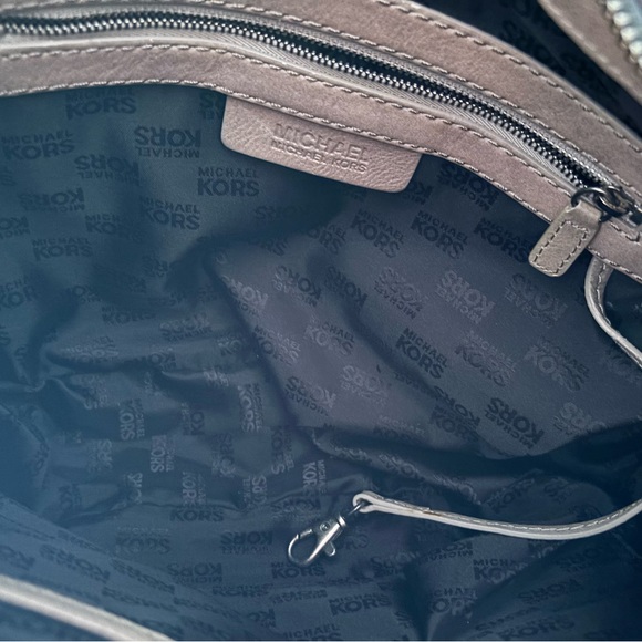 Michael Kors leather purse - Picture 2 of 4